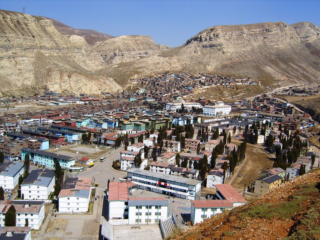 La Oroya in Peru is een van 's werelds meest vervuilde steden door de aanwezige metaalfabriek.