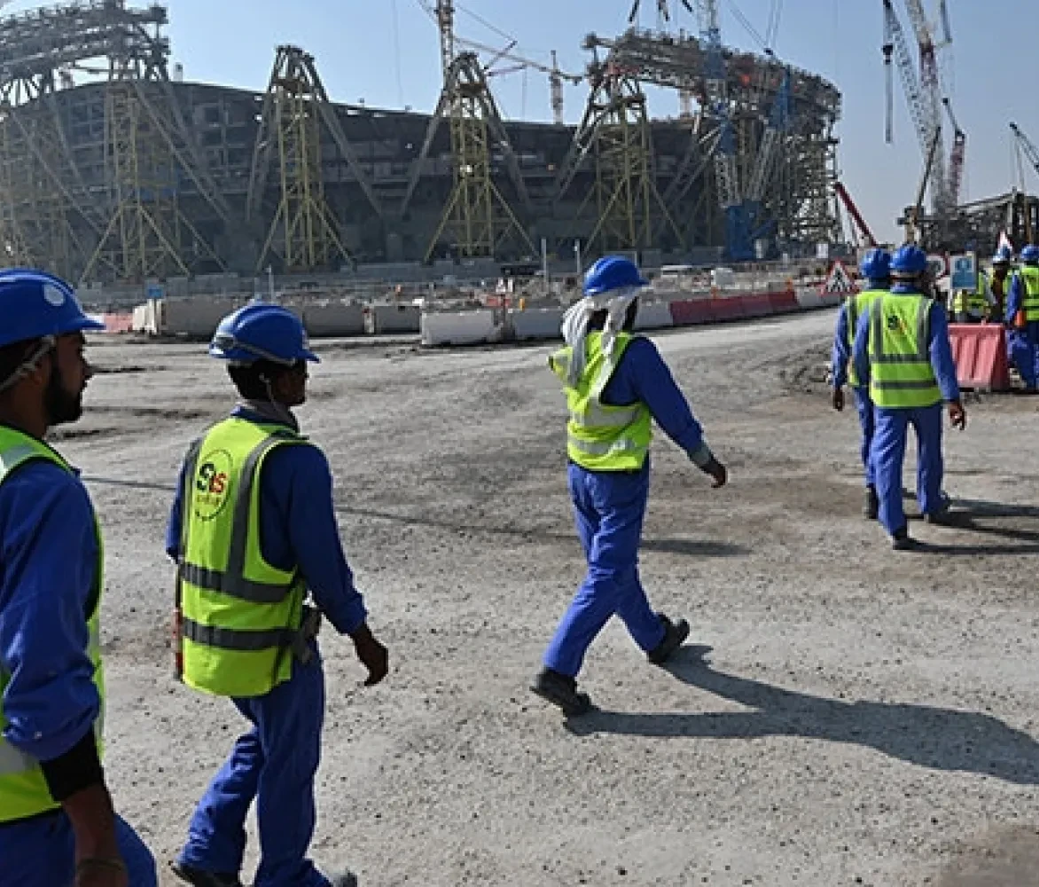 Bouw van voetbalstadion in Qatar