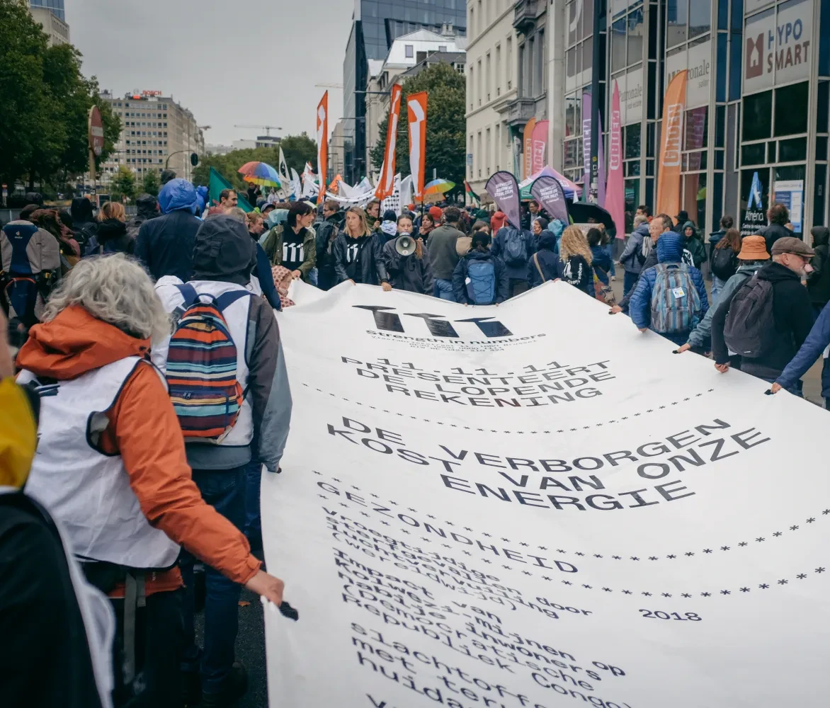 11.11.11 présente la facture de 50 mètres de long pour notre énergie