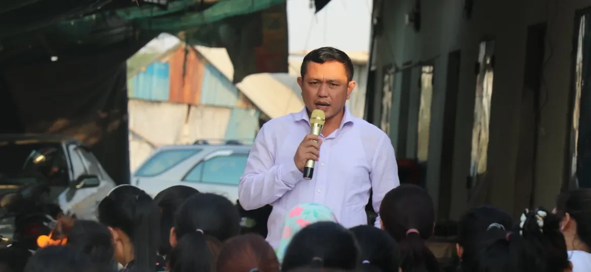 Kong Athit tijdens actie