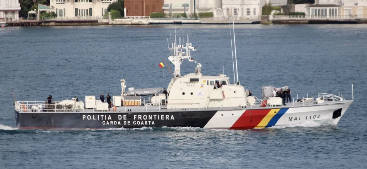 Romanian Border Guard vessel en route to join  Frontex  patrol