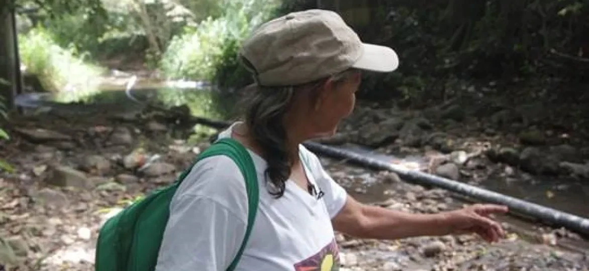 vervuilde rivier