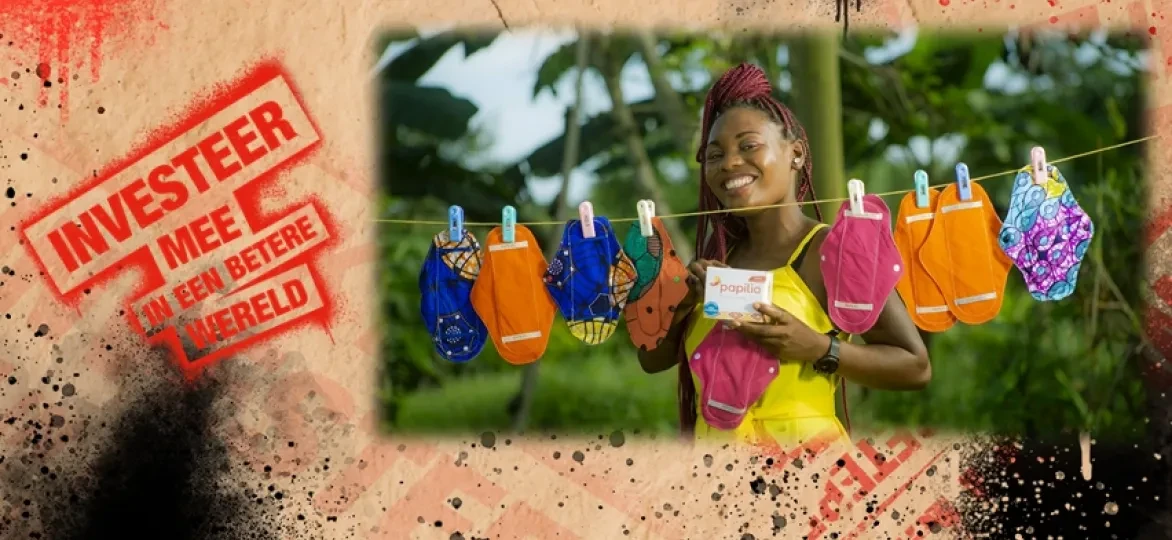 Waslijn met stralende medewerkster bij atelier Rinoo in Kameroen