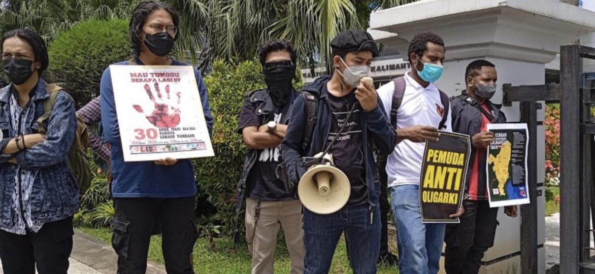 Actie bij het kantoor van de gouverneur in Oost-Kalimantan