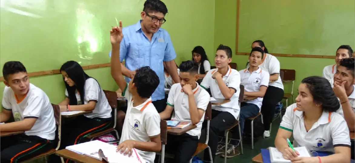 Sasel 4de Pijler - El Salvador College El Zaite