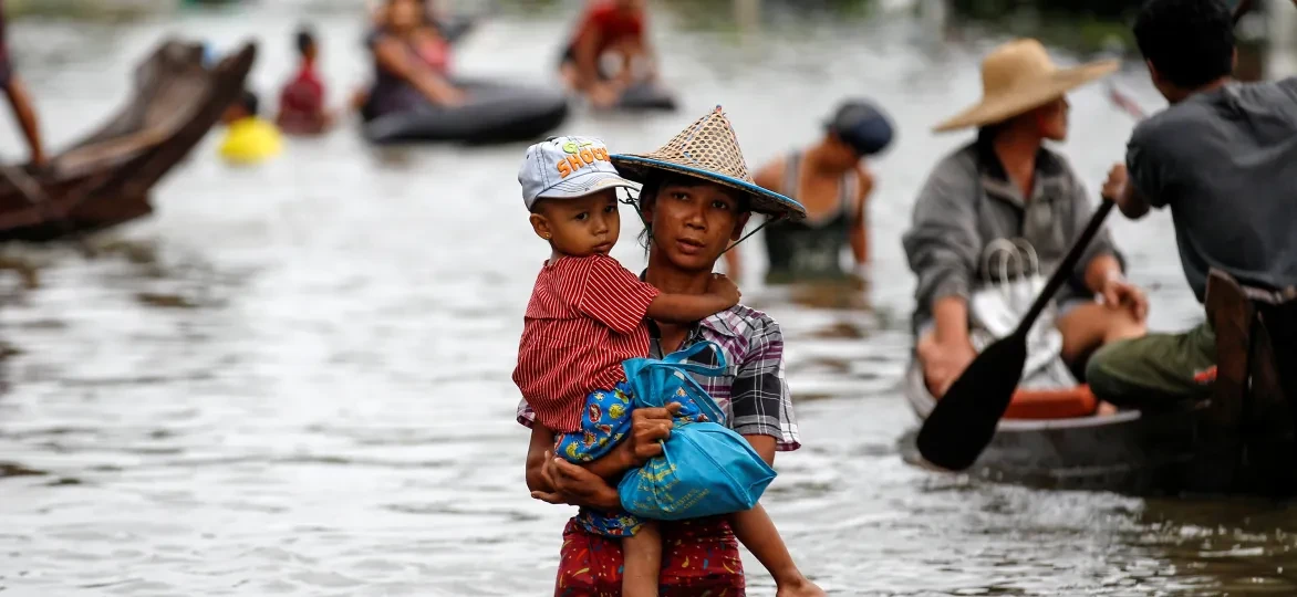 Een tyfoon veroorzaakte in Myanmar dodelijke overstromingen.