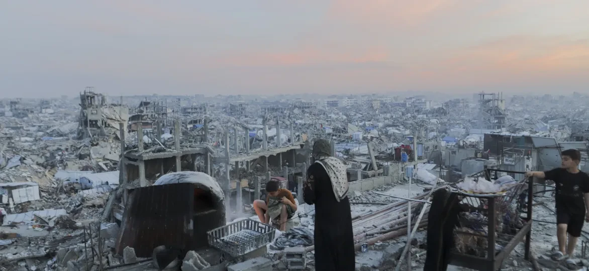 Genocide neemt geen vakantie