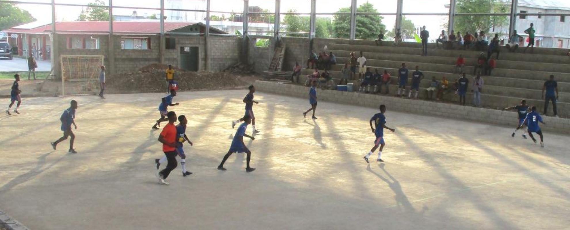 Sporthal in Haïti gebouwd door Ayiti Cheri