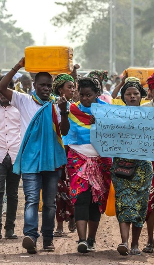 Een optocht voor water in Congo (AIDPROFEN)