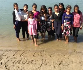 Studerende meisjes in het project Future Flowers of Nepal