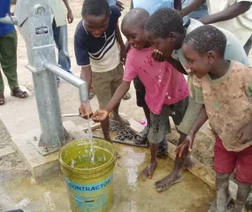 AfK waterput in Mwangea Lagere school