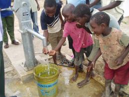 AfK waterput in Mwangea Lagere school