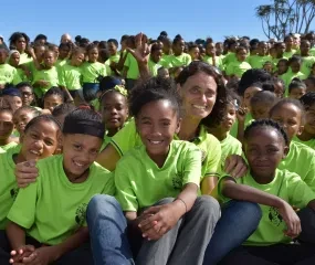 Stichtster Isabelle De Smul met BIA peetkinderen