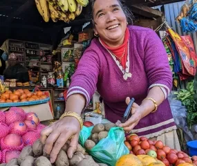 Kiwi's op markt in Nepal