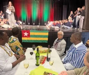 Ria Etienne aan de eretafel - foto KMA - Nieuwsblad