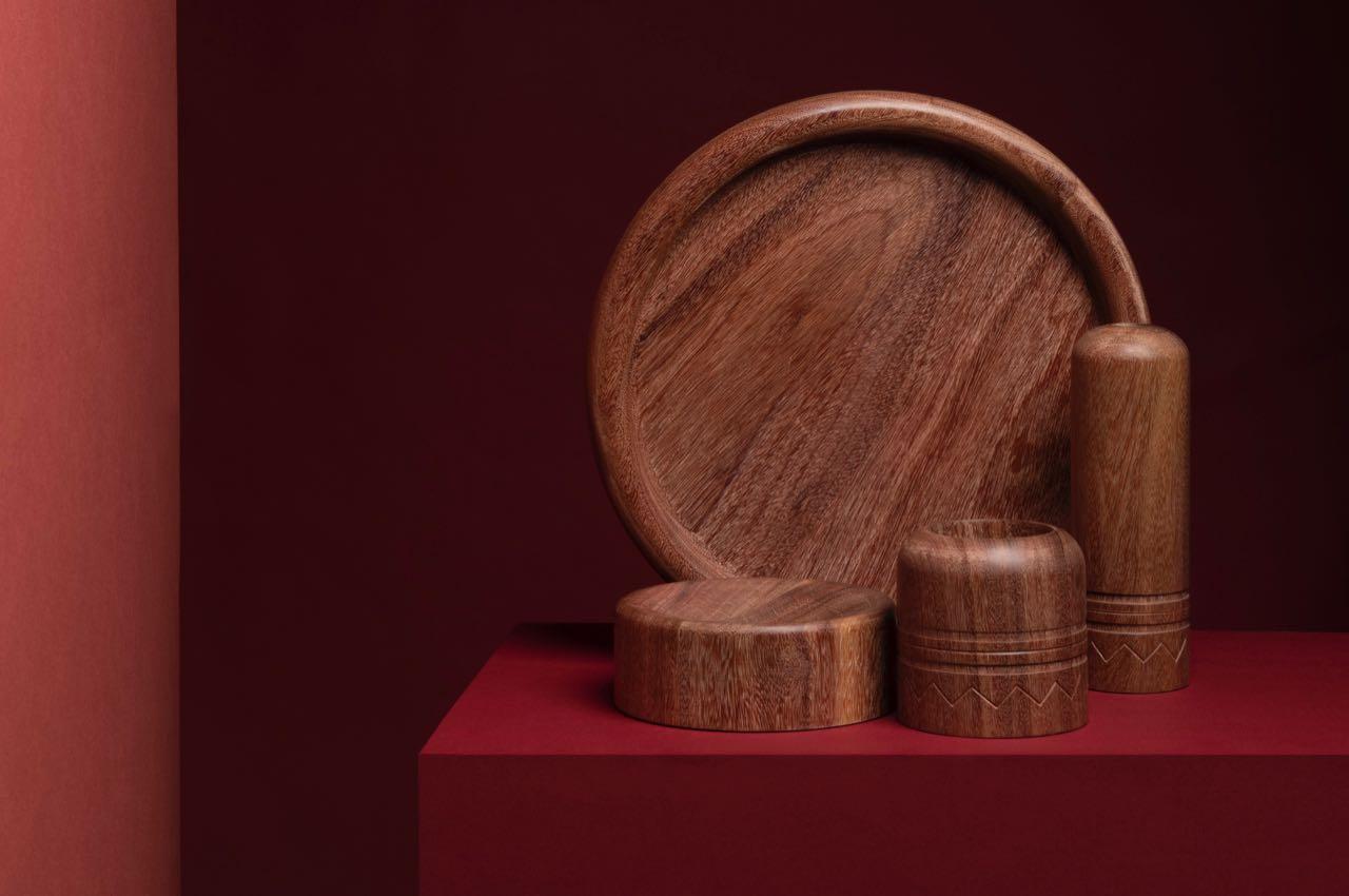 MAAKBAAR ontwerper Sep verboom maakte in co-creatie met de Peruviaanse houtbewerker Arsenio Muñoz Blas een collectie objecten uit gecertificeerd hout