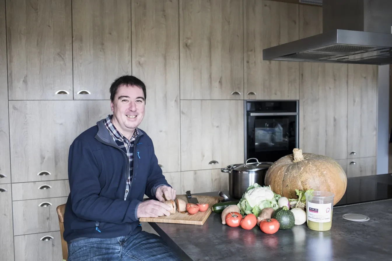 Vrjwilliger Jelle uit Lauwe (Foto: Siska Vandecasteele)
