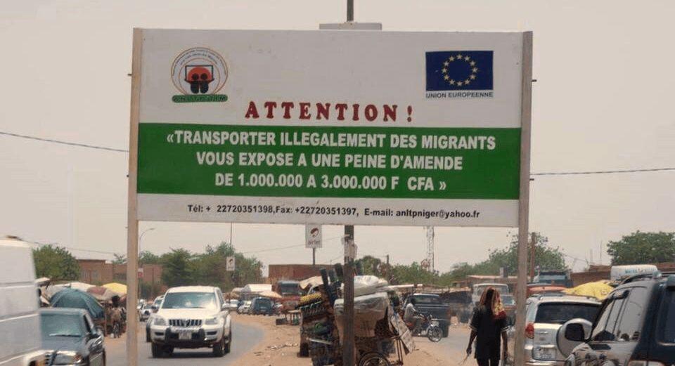 Bord in Niger waarschuwt voor boetes op mensensmokkel