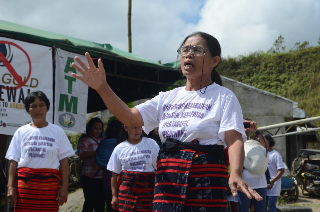 Vrouwen brengen strijdlied in de Filipijnen