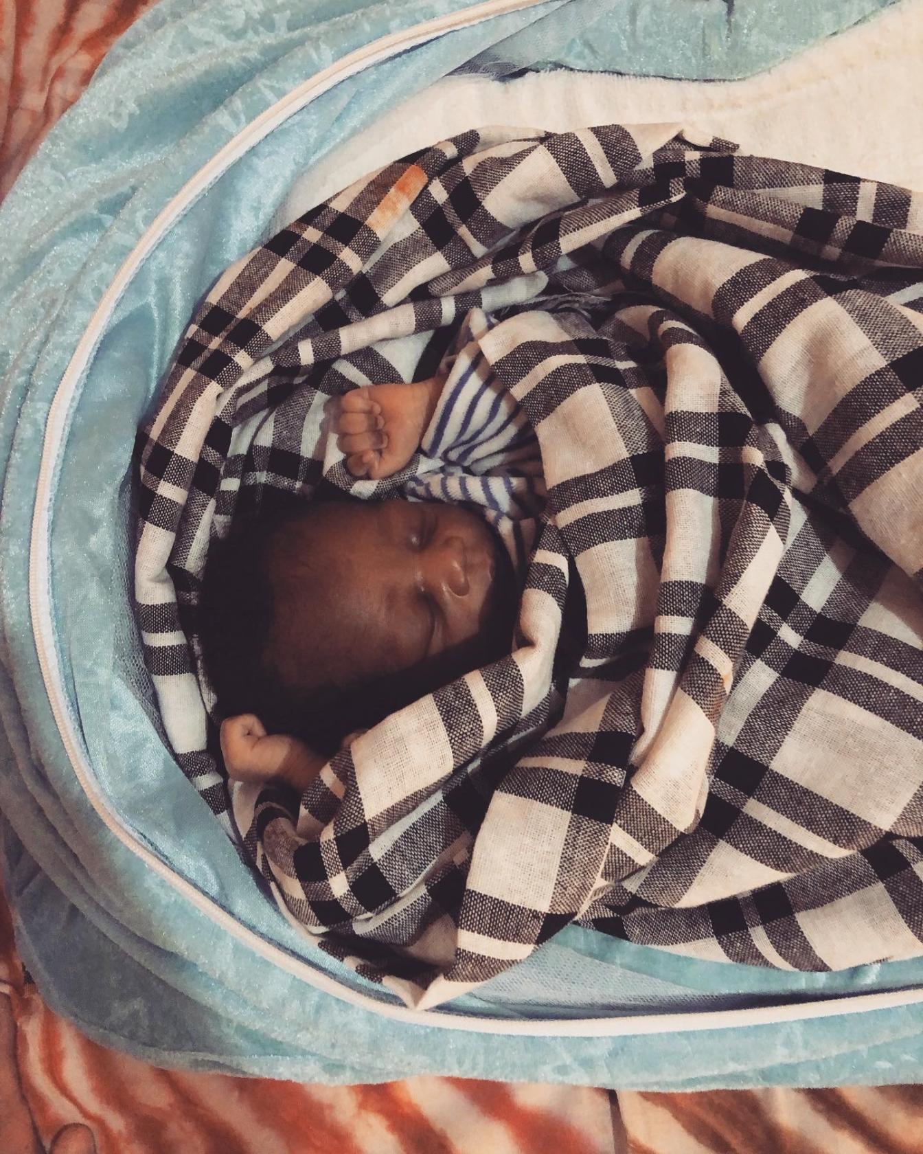 Baby in een project van Een Hart Voor Sifoe in Gambia