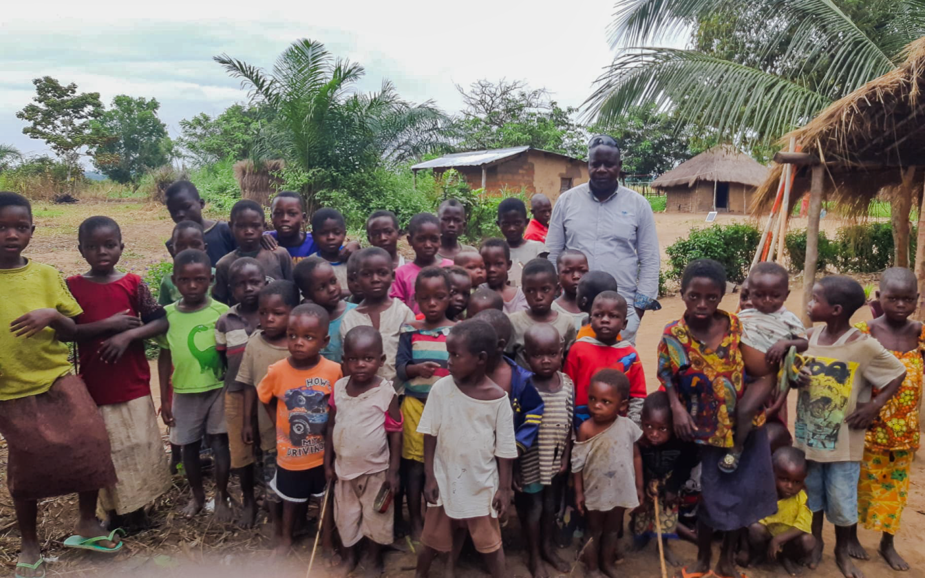 Kinderen in een school van Elasha in Congo DRC