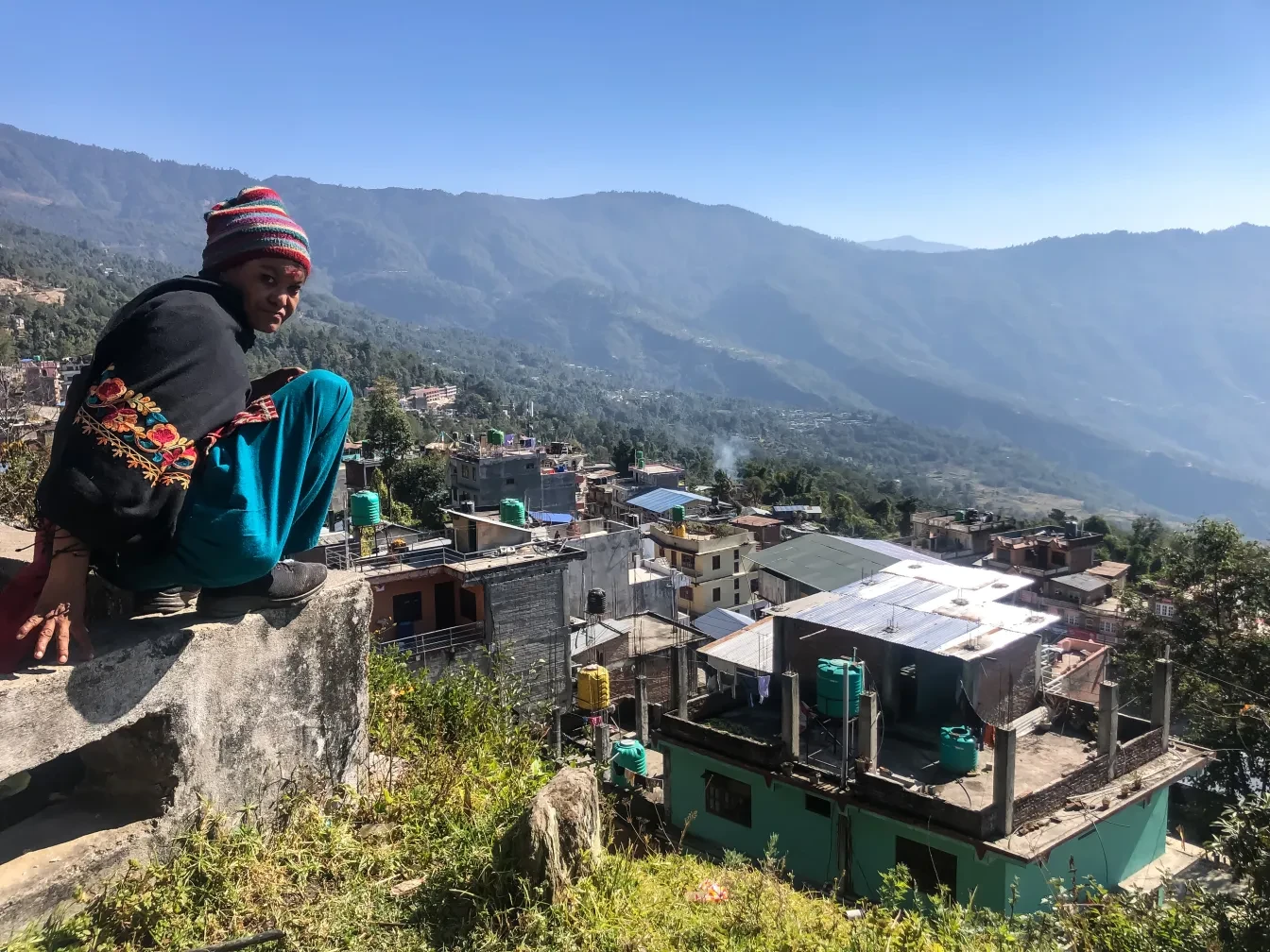 vrouw_valei_Nepal_baiteshwor_20221204_RafLehaen van Samundra