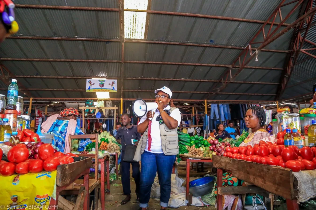 Vrijwilligers trekken de straat op in Congo