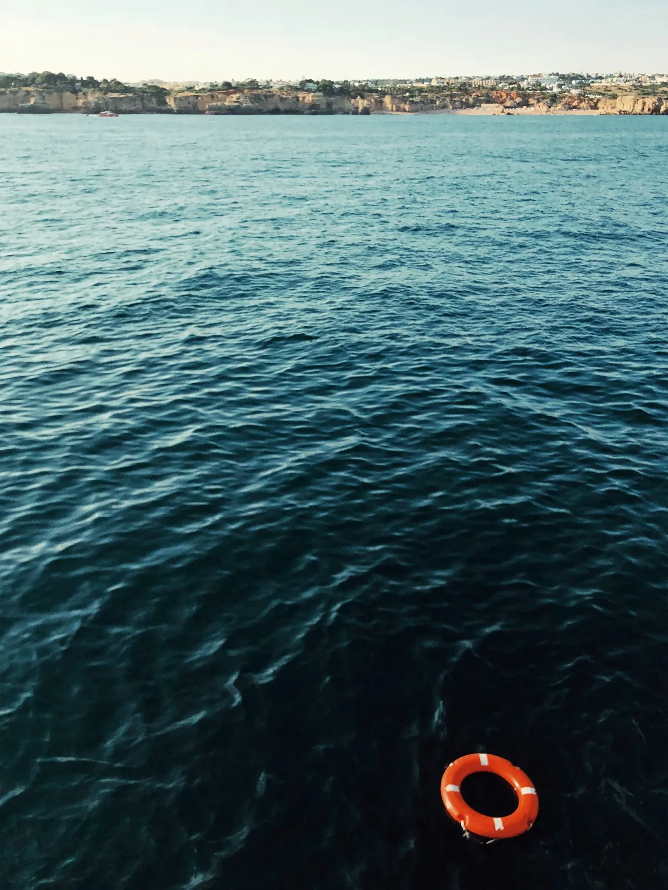 Reddingsband op zee