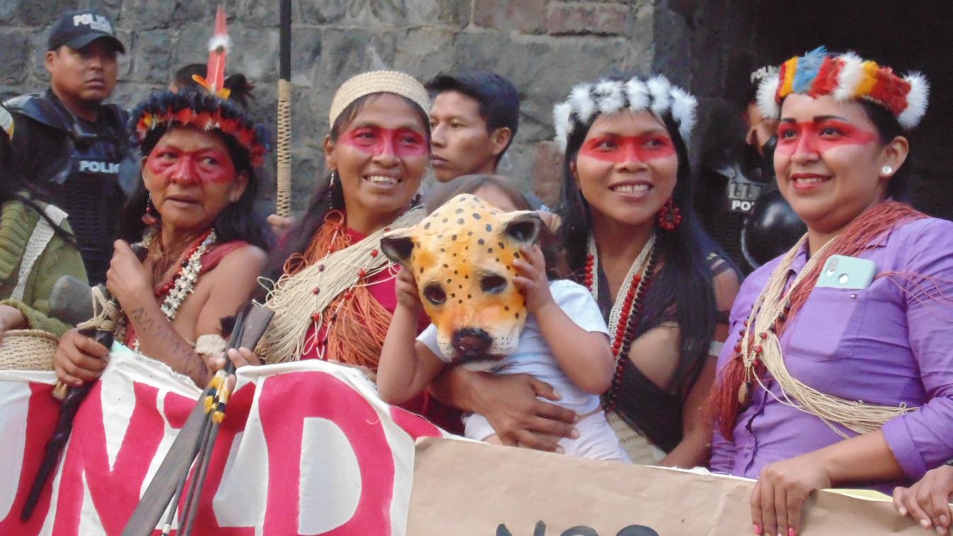 Inheemse vrouwen strijden om Yasuni te beschermen tegen olie-ontginning.