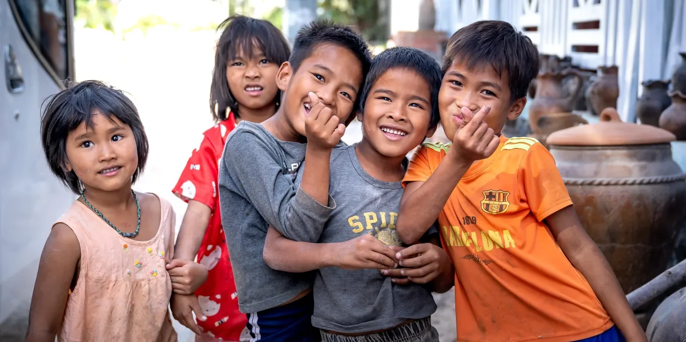Groepje kinderen heeft plezier