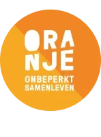 Logo Oranje in een oranje cirkel die diagonaal opgesplitst wordt in donker- en lichtoranje, met de slogan "onbeperkt samenleven eronder".