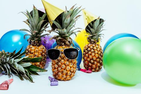 Stockafbeelding van feestende ananassen