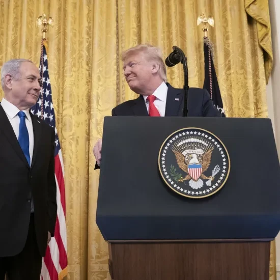 Amerikaans President Trump en Israëlische Premier Netanyahu stellen samen het Amerikaanse "vredesplan" voor.  © The White House (via Flickr)