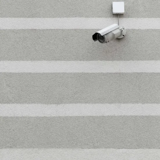 Veiligheidscamera - Foto door Paweł Czerwiński via Unsplash