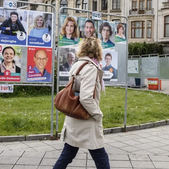 "Opnieuw verkiezingen zullen de kaarten niet makkelijker leggen", stellen 58 middenveldorganisaties in een open brief  © Belga