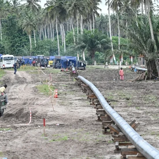 Aanleg van pijpleidingen voor gasvervoer voor de Azito centrale
