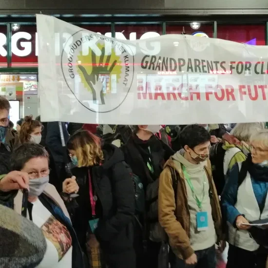 Grootouders voor het klimaat in Brussel voor een manifestatie