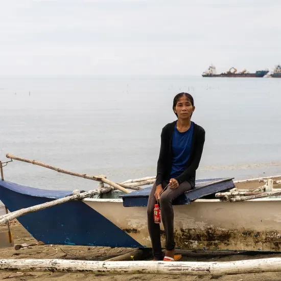 Alayma uit Palawan op een boot.