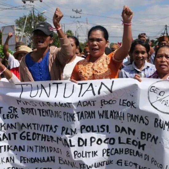 Flores protest